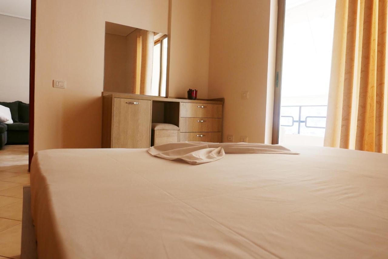 Victoria's Sea-Cret Apartment Sarandë Exterior foto